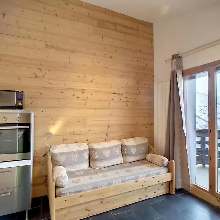 Beau 2p Renove 24m², Aux Pieds, Balcon, Parking, Animaux Admis - Fr-1-178-357 Apartment *