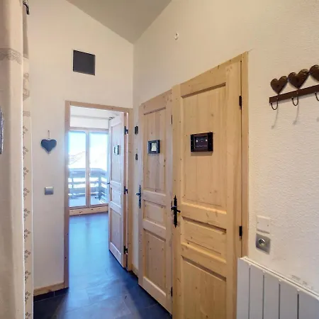 Apartment Beau 2p Renove 24m², Aux Pieds, Balcon, Parking, Animaux Admis - Fr-1-178-357 *